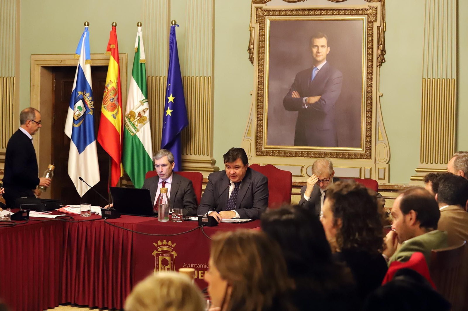 Imágenes del pleno del Ayuntamiento de Huelva