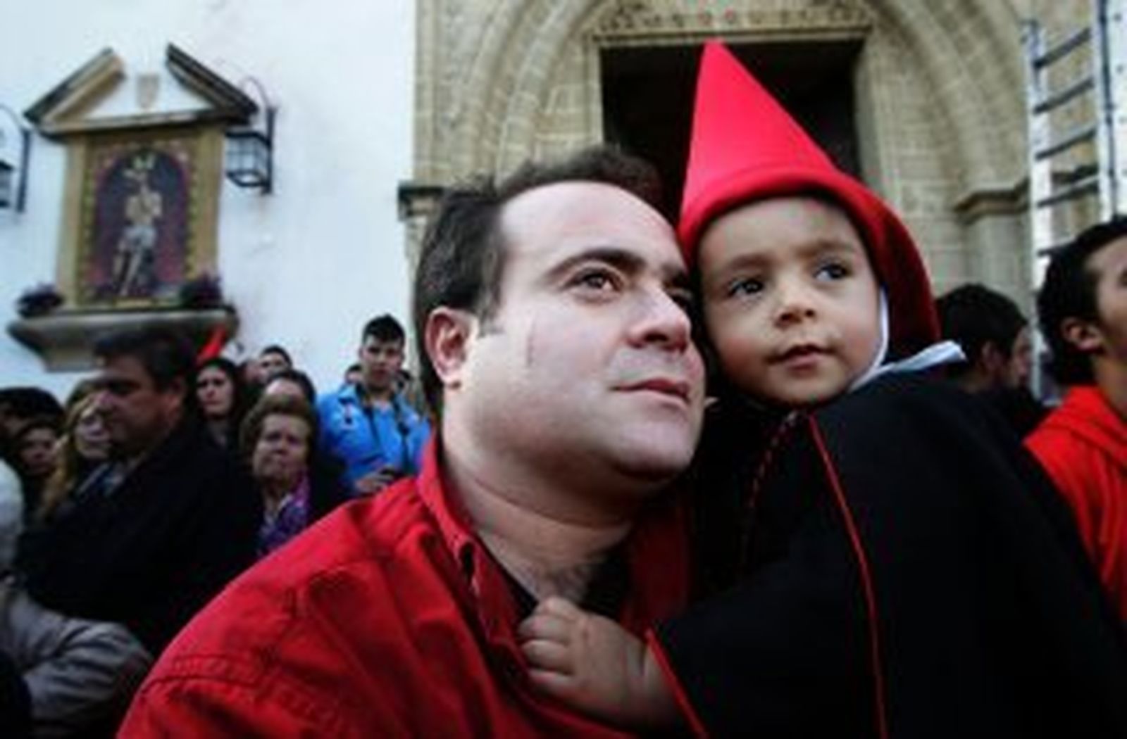 Un mar de fervor rojinegro