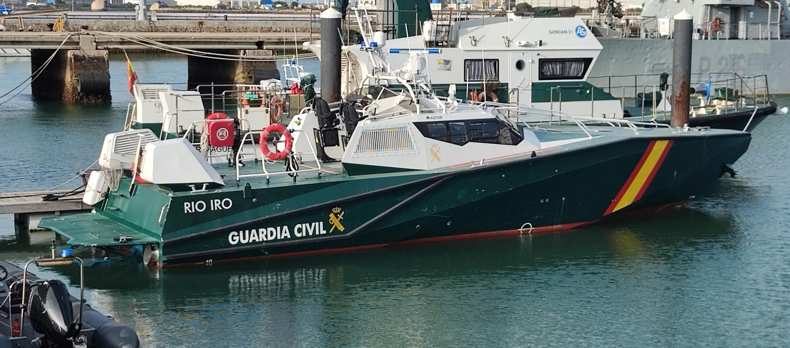 Una de las embarcaciones de la Guardia Civil.