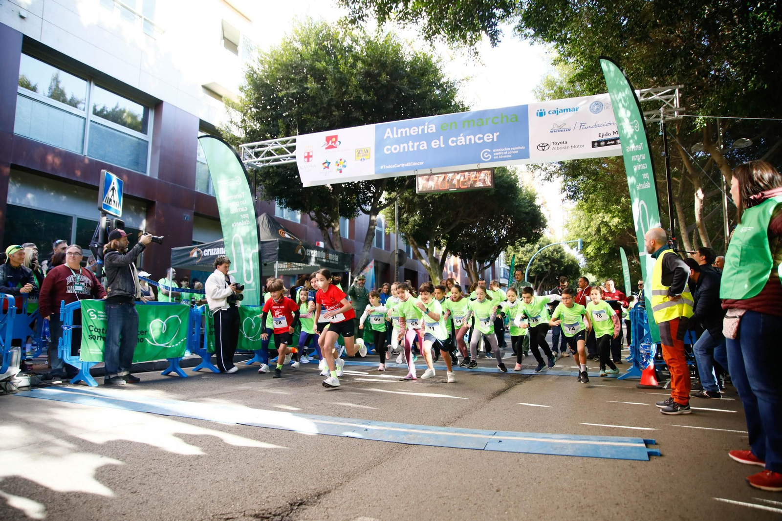 Imágenes de la Carrera contra el Cáncer de Almería