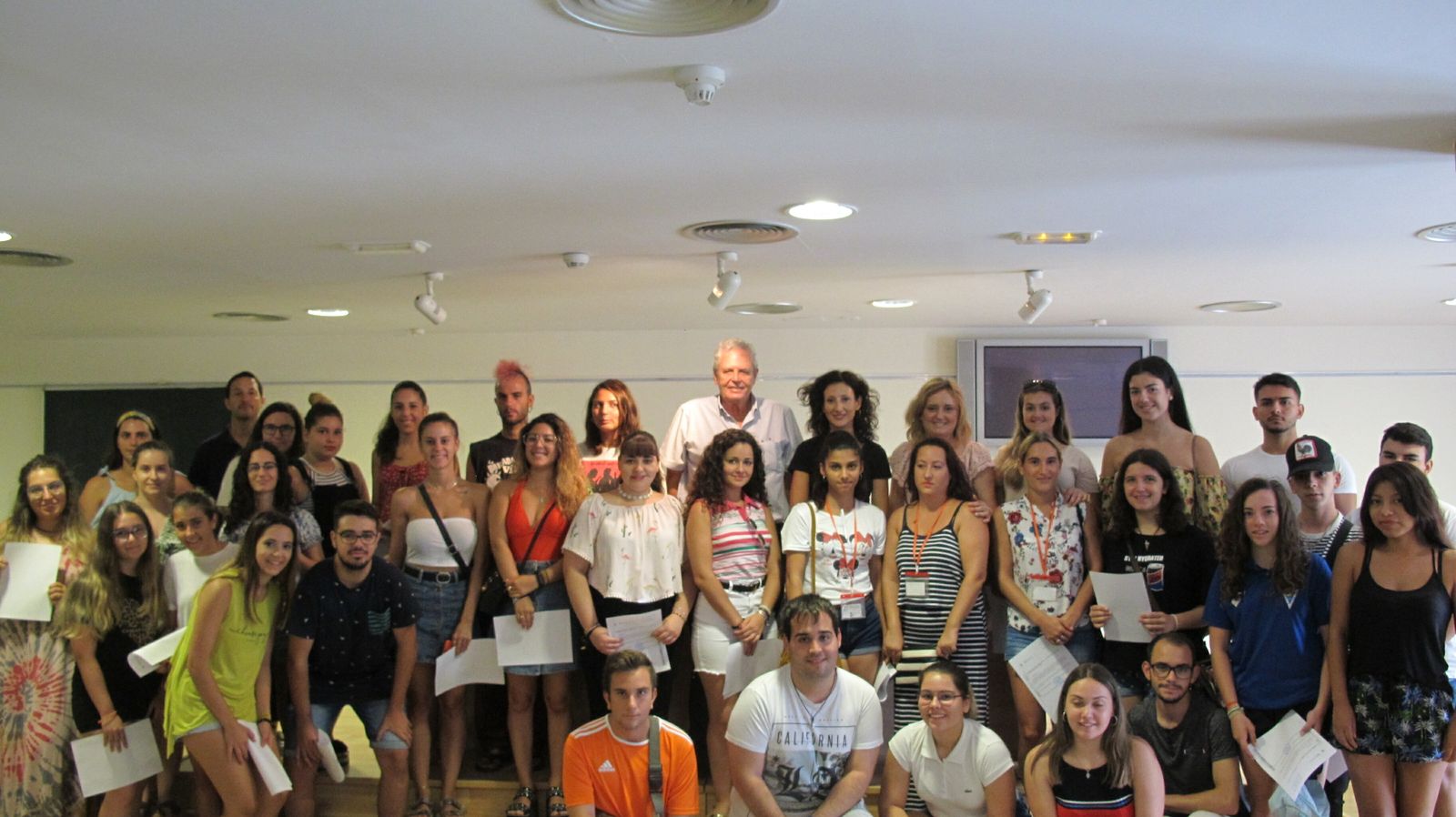 Foto de familia de los participantes en el curso.