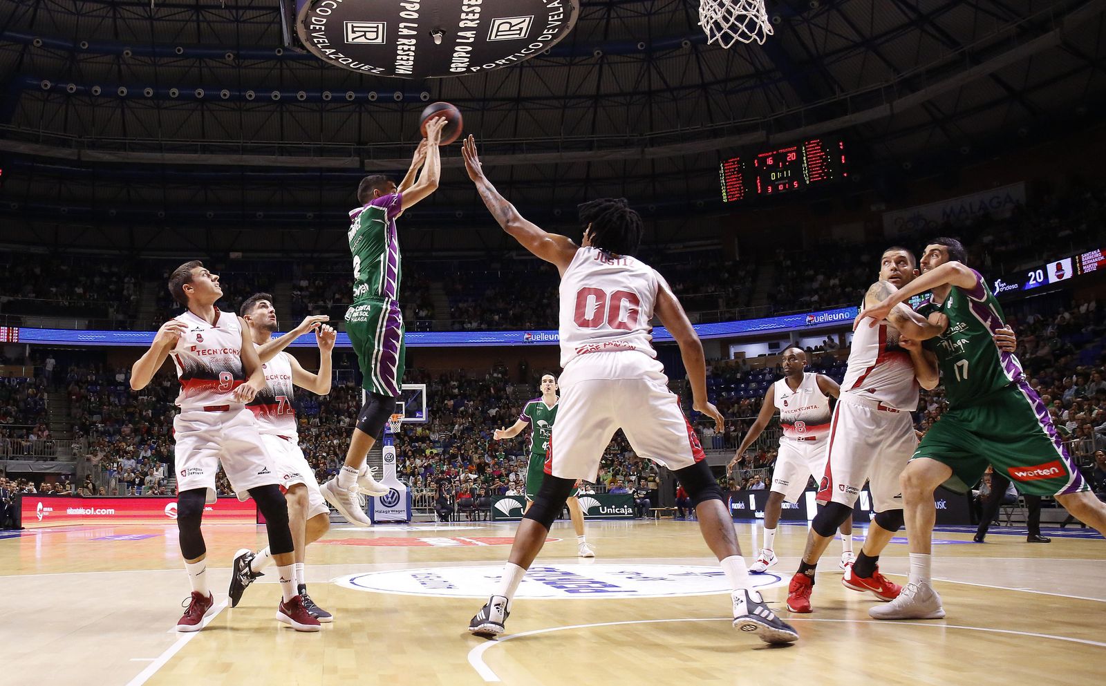 Las imágenes del Unicaja-Tecnyconta Zaragoza