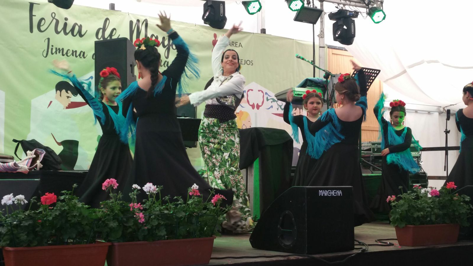 Una actuación en la feria de mayo de Jimena, este domingo.