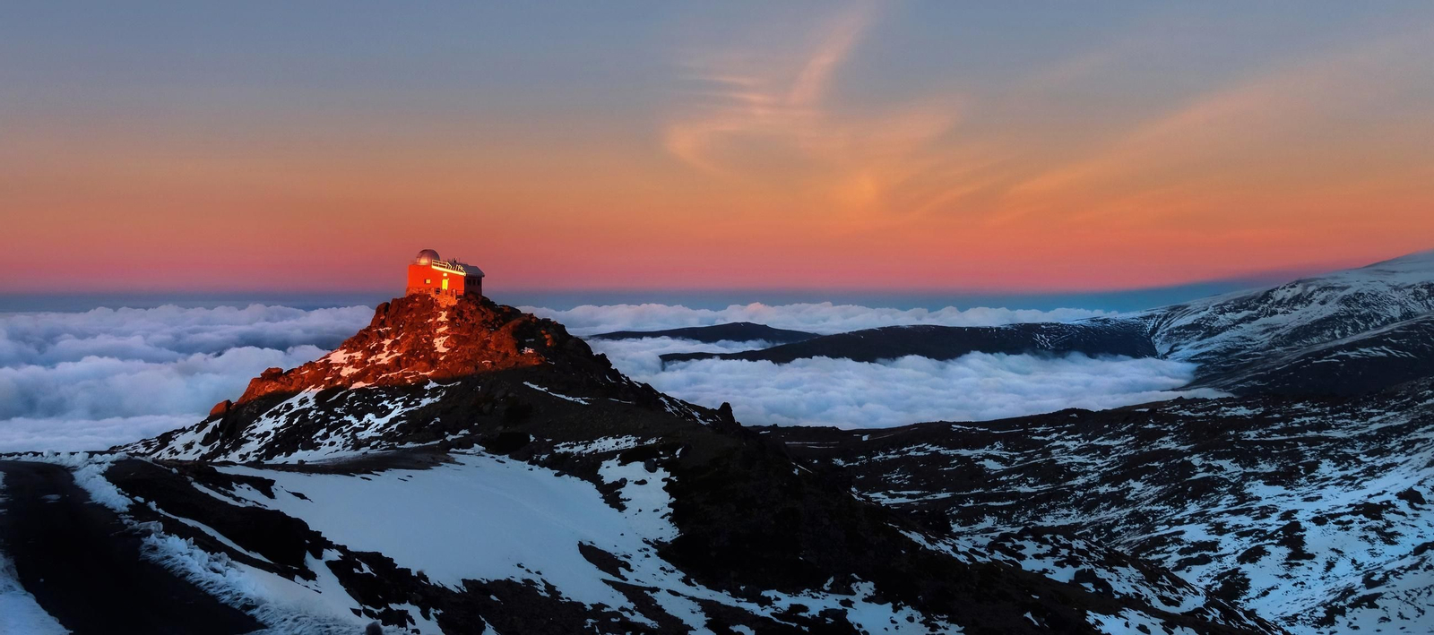 ‘Guardián del mar de nubes’, Sierra Nevada, Granada de Javier Palenzuela Torres.