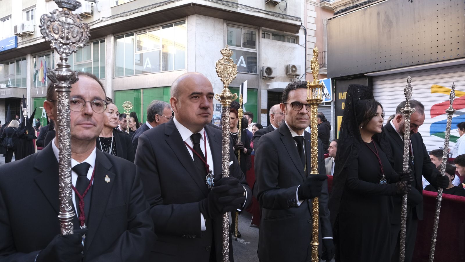 Procesión del Santo Entierro en Almería, en imágenes