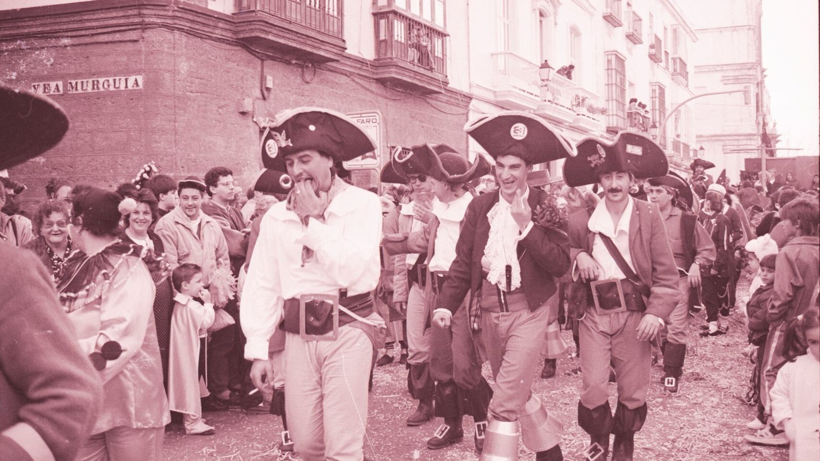 La chrigota 'Los barba-coas' (1989) por la Alameda.