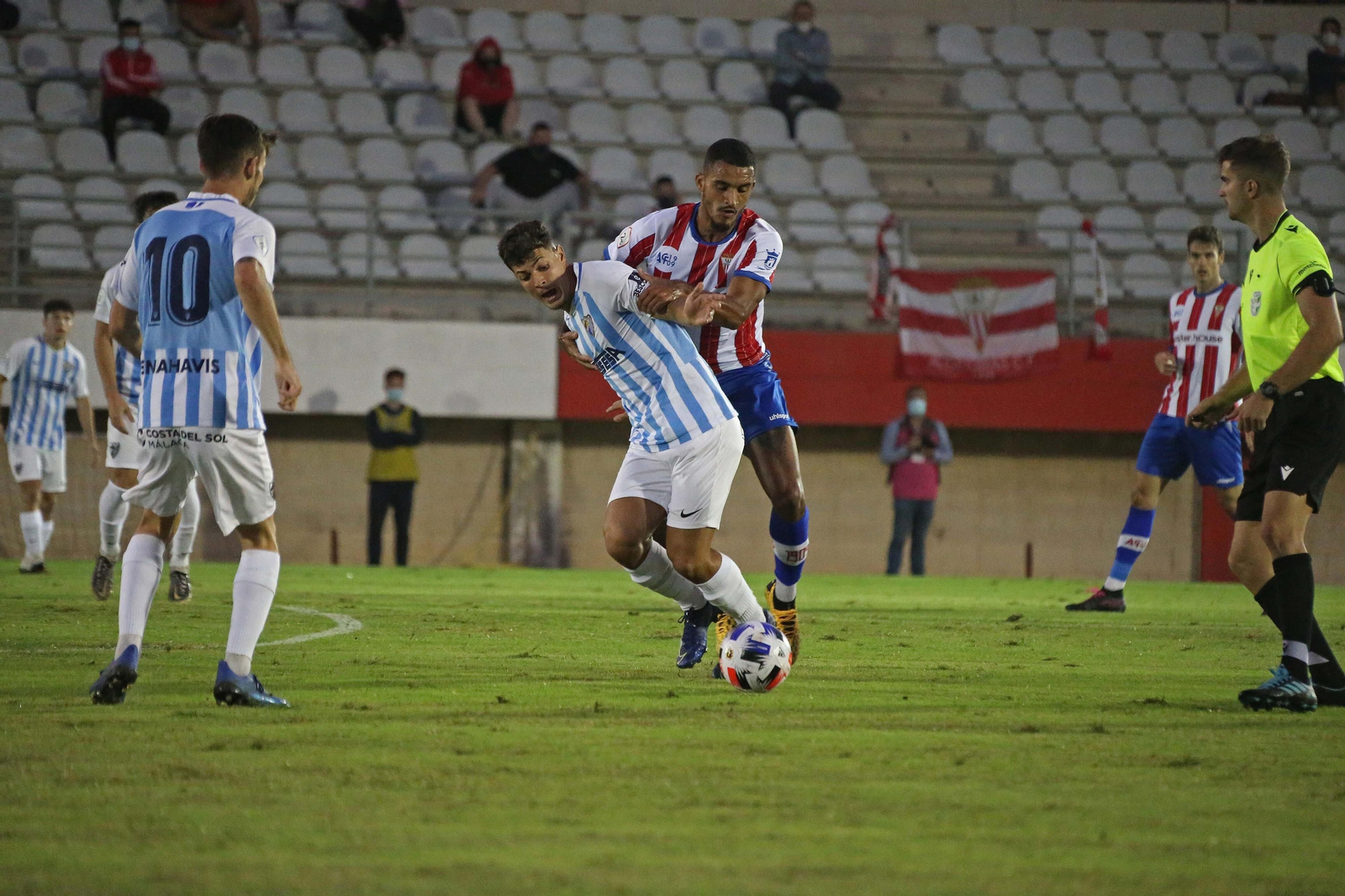 Un lance del Algeciras-Atlético malagueño del pasado martes