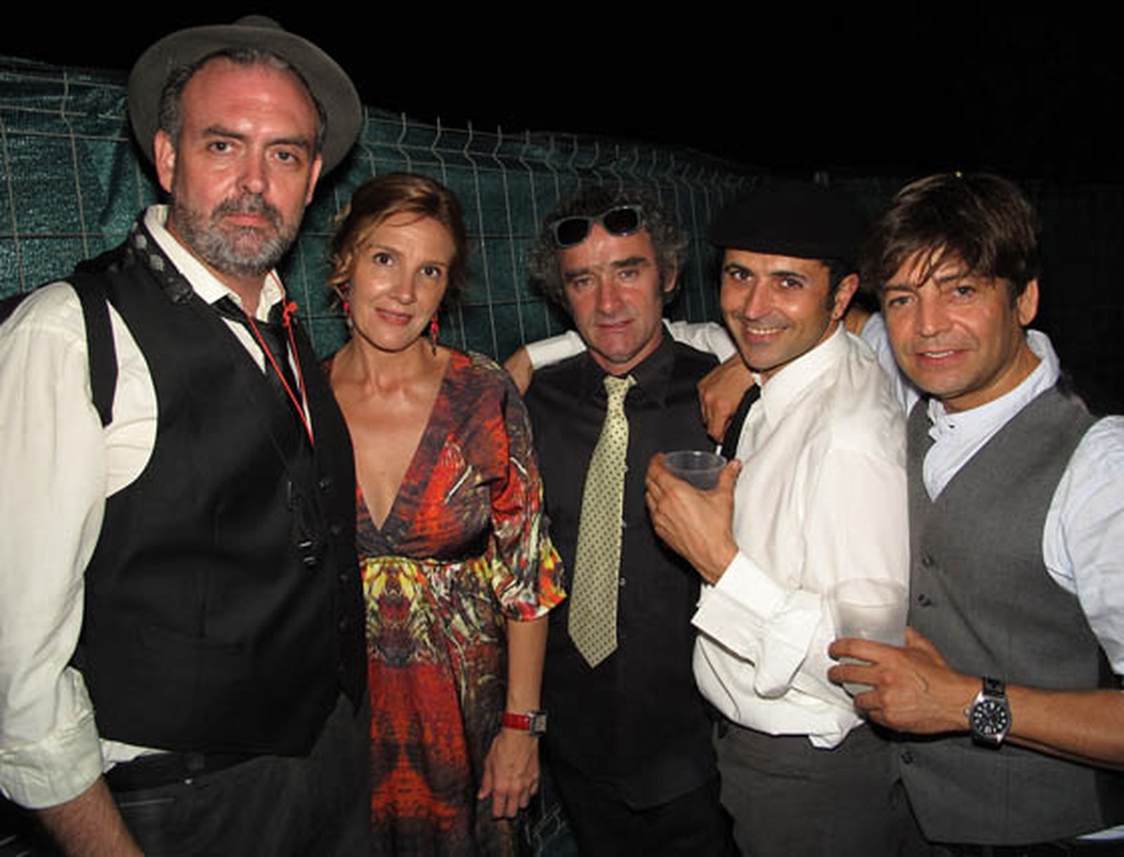 Fran Cornejo, Fernando García ‘El Percu’, Pedro Vicente y José Luis Pérez, de ‘Eclectic ZoO’, con Mariola Díaz.

Foto: Victoria Ramírez