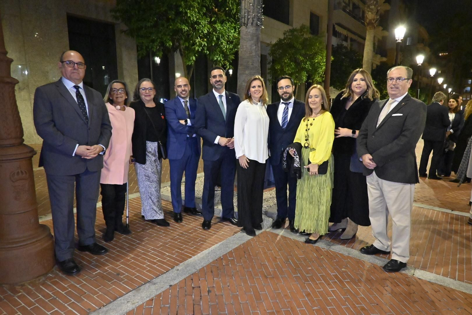 Imágenes de los invitados a la gala de los  37 premios Onubenses del Año