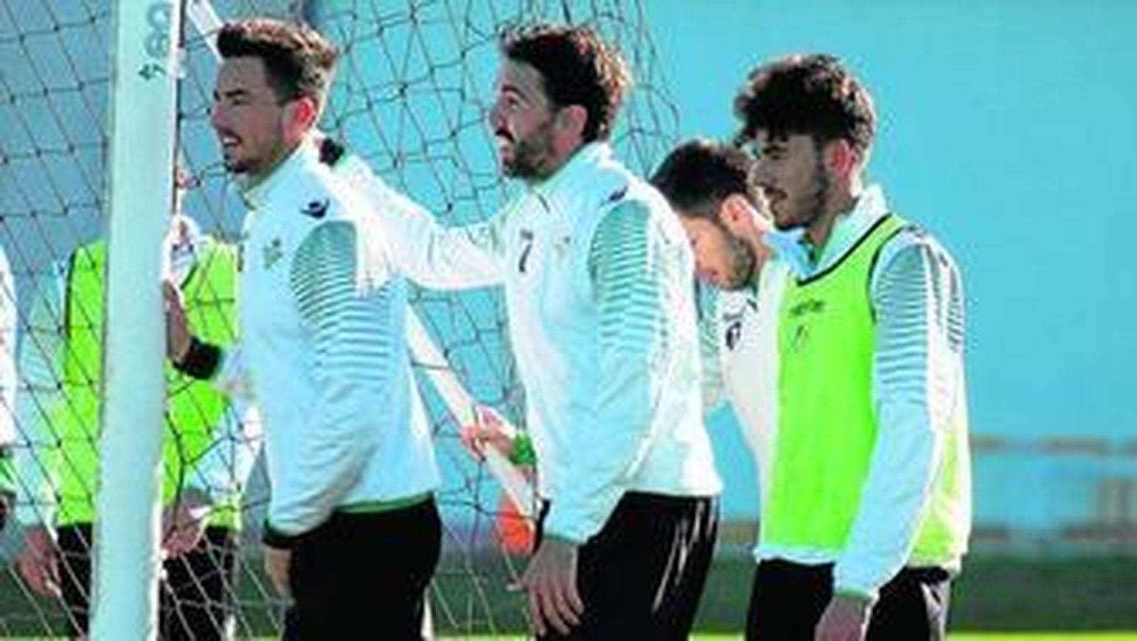 Dani Ceballos, junto a Jordi y Rennella, en un entrenamiento.