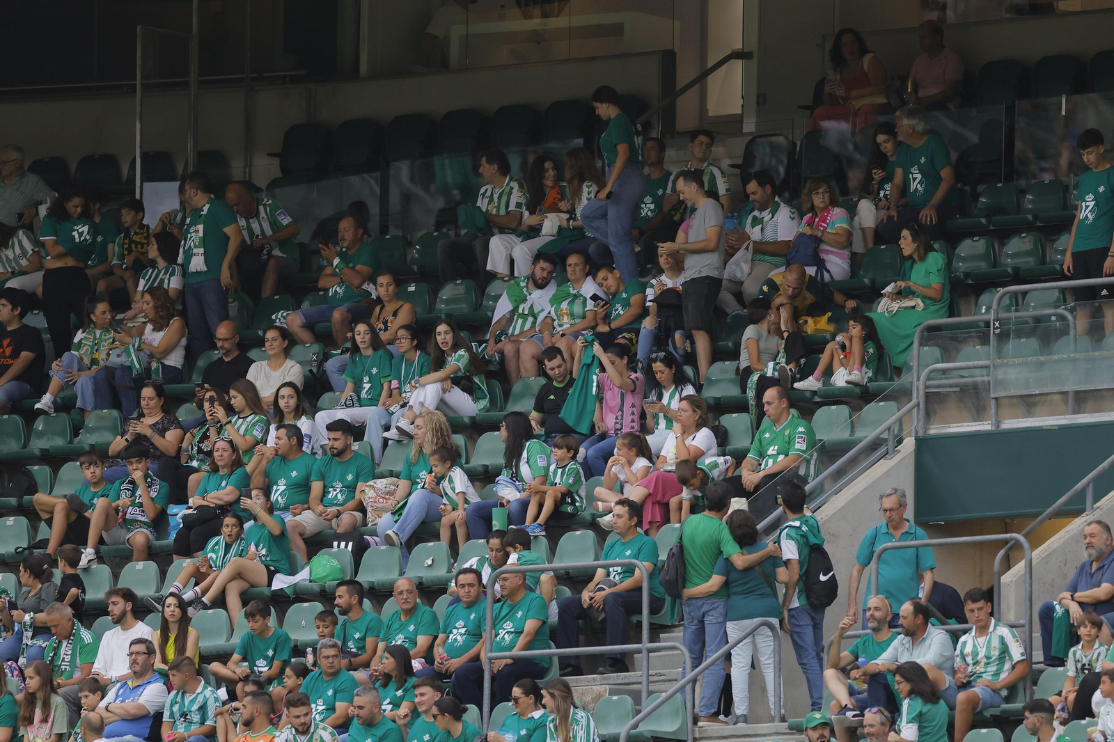 Búscate en las fotos de la despedida de Joaquín