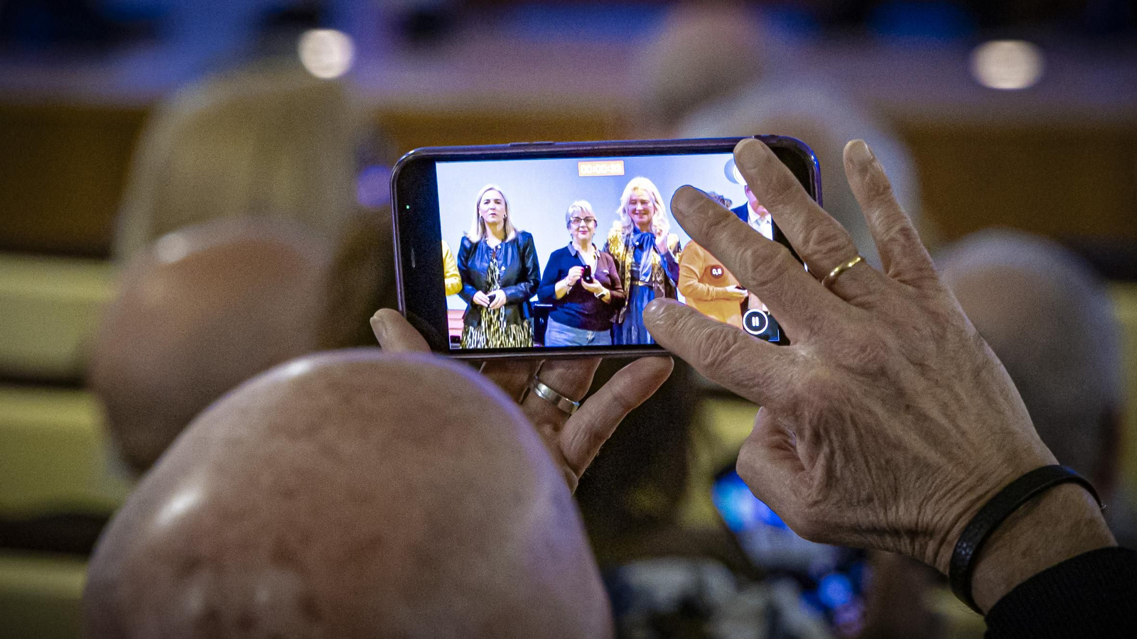 Las imágenes del acto de homenaje al personal sanitario jubilado de los hospitales Puerta del Mar y San Carlos de Cádiz