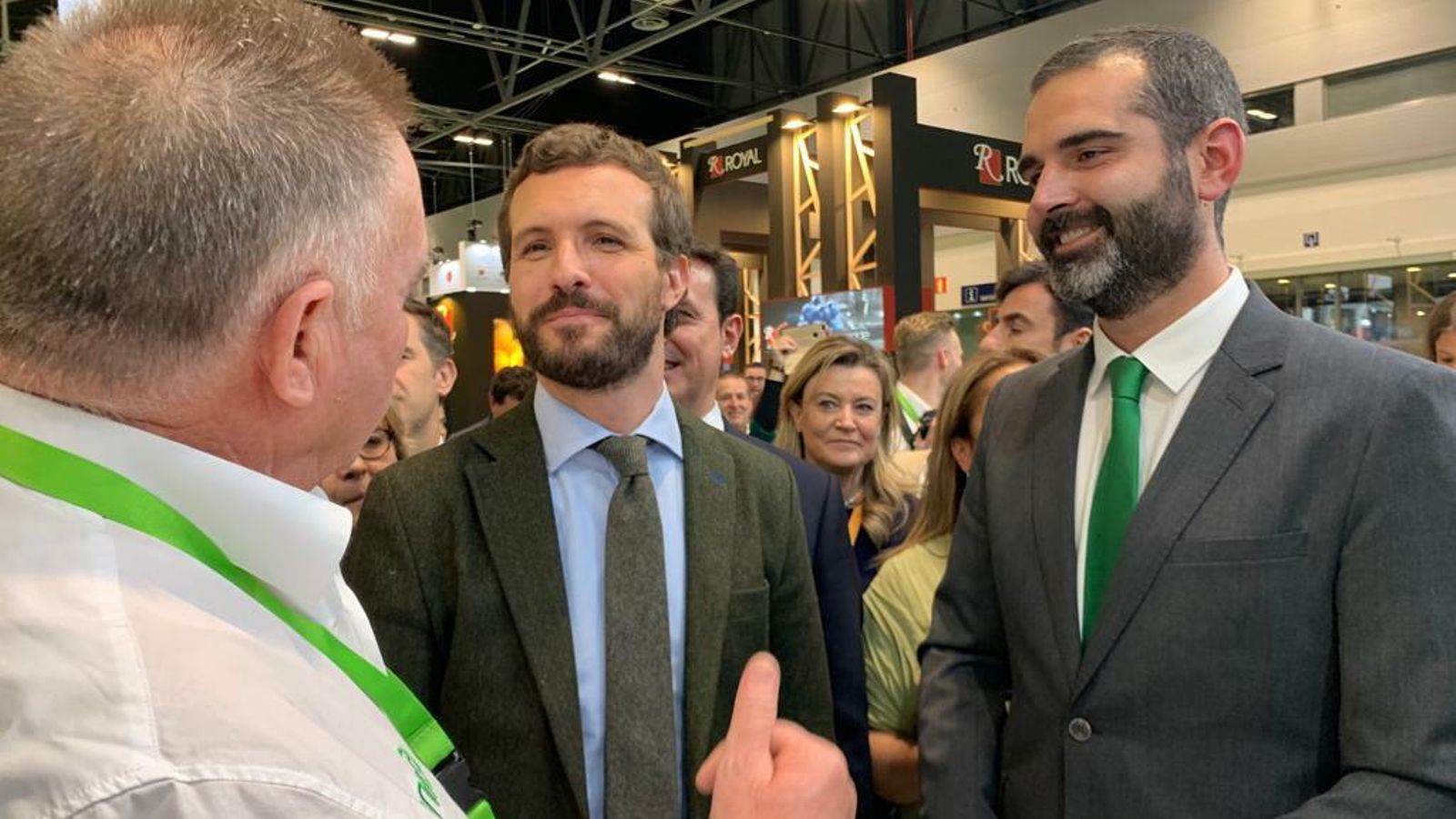 El presidente del Partido Popular, Pablo Casado, visitó a las empresas almerienses de la mano del alcalde de Almería, Ramón Fernández-Pacheco.