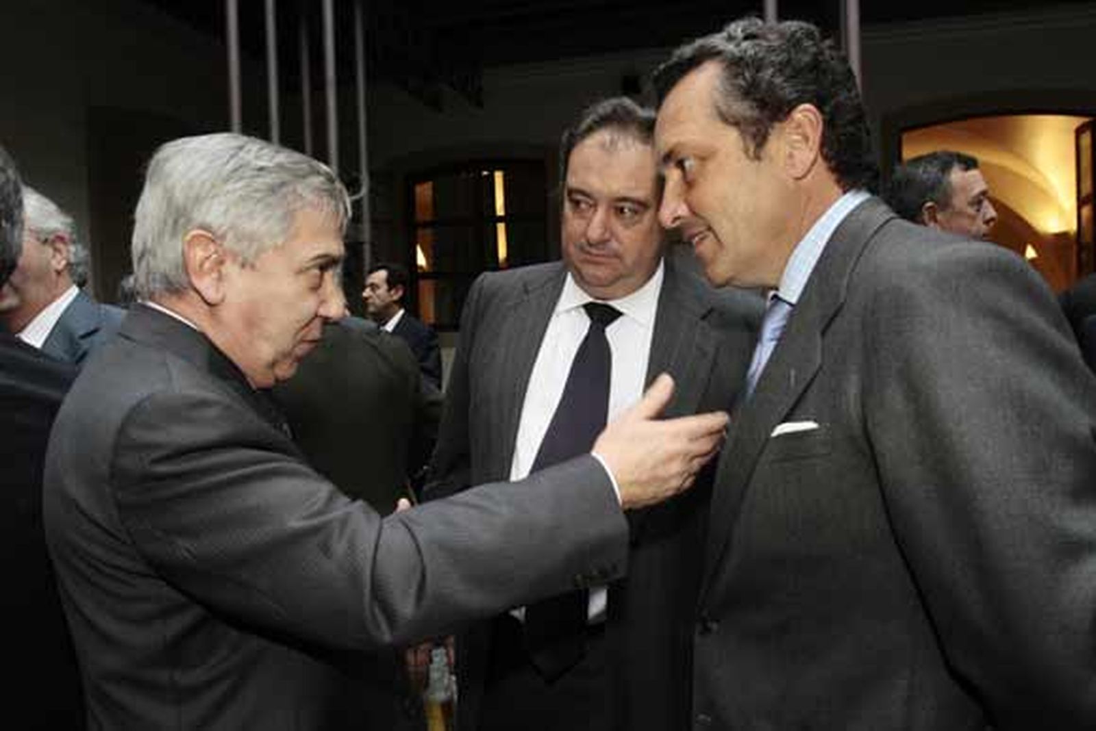 Tomás Valiente, director general del Grupo Joly, con los empresarios Antonio Muñoz y Gonzalo de Madariaga.

Foto: Julio Gonzalez/Joaquin Pino/Lourdes de Vicente