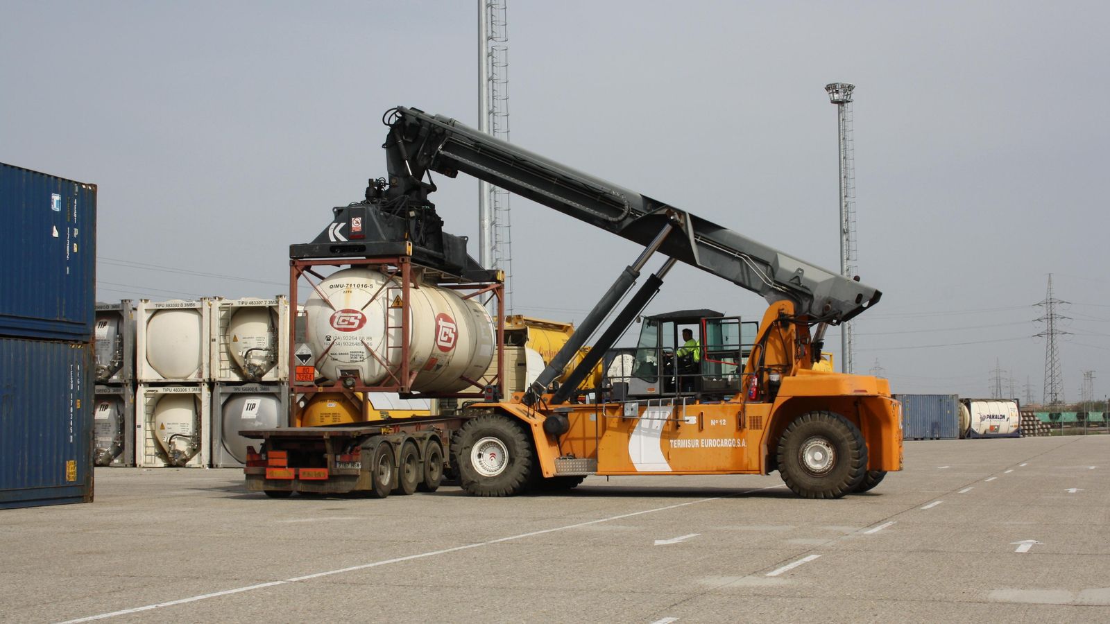 La actividad en el nodo logístico de Majarabique es constante.
