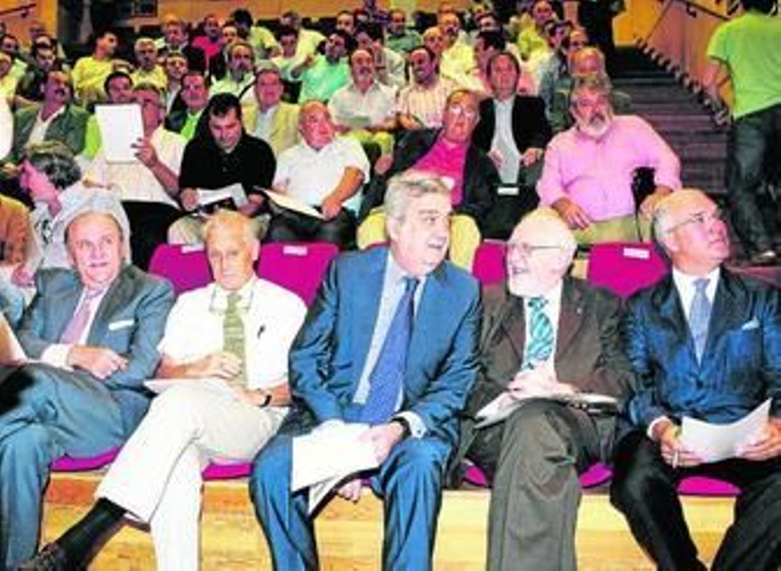 Algunos miembros de la Fundación, el día de su presentación.