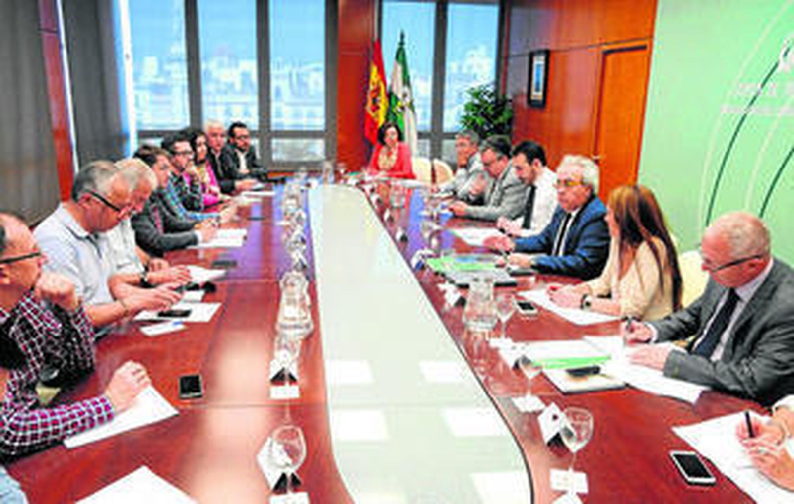 Junta y Gobierno se reprochan vergonzantes cifras de acogida