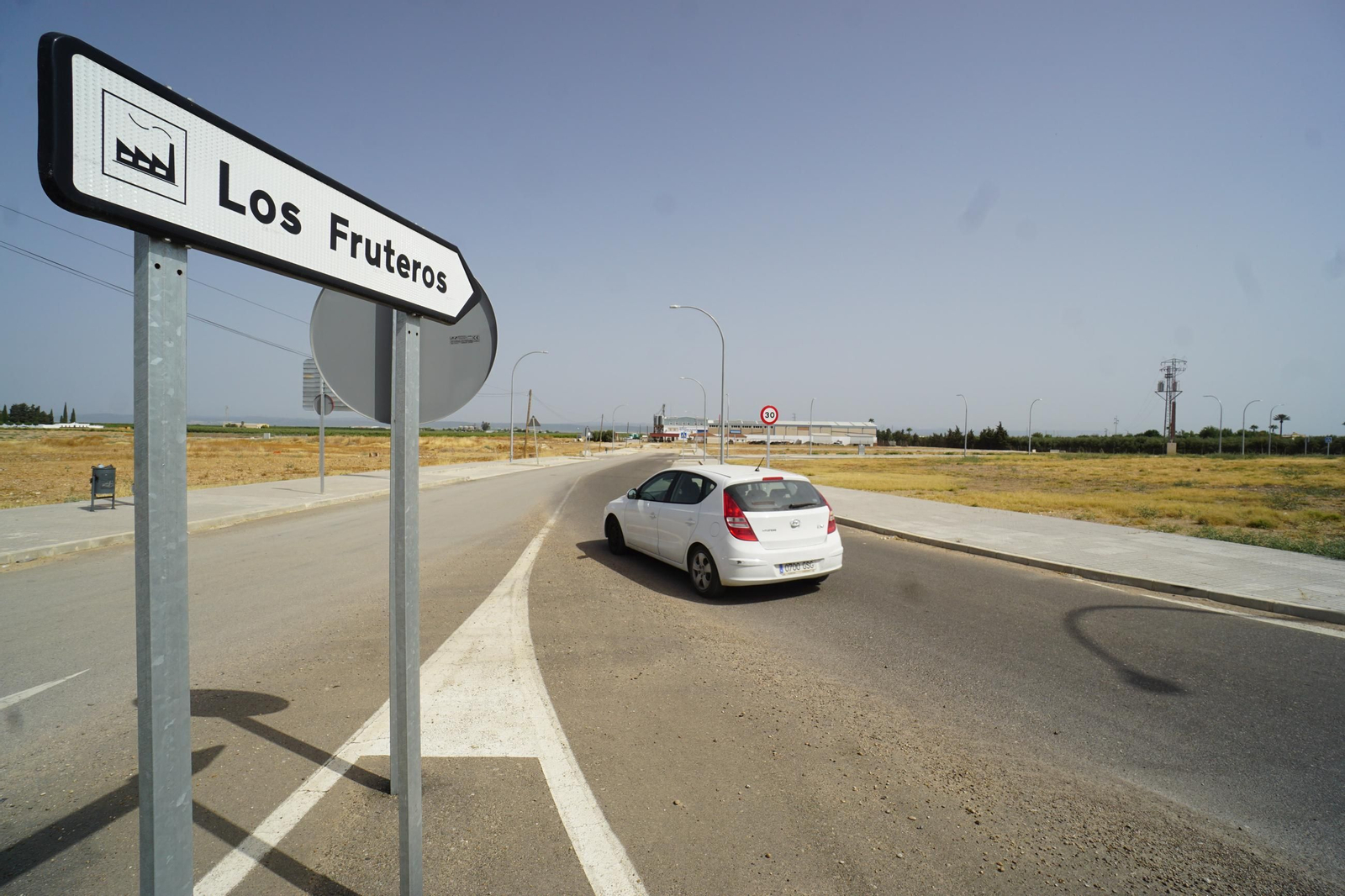 Acceso al polígono Los Fruteros, en Fuente Palmera.