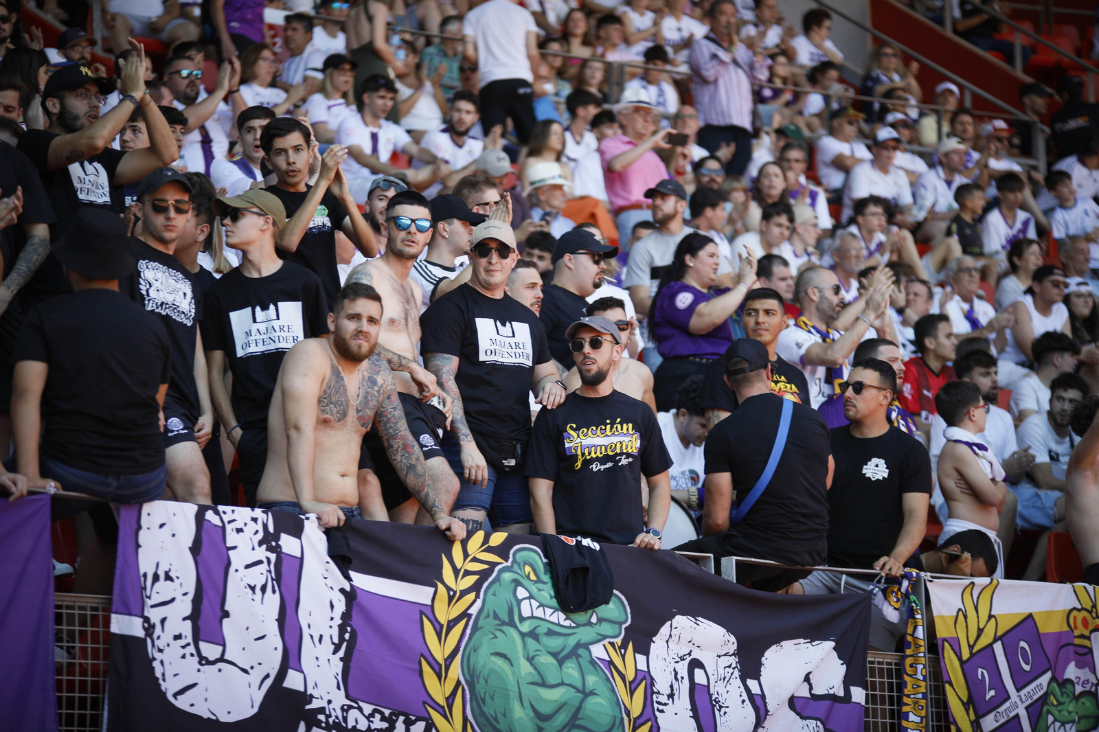 La afición lagarta tiñe de blanco y morado el Power Horse Stadium, en imágenes La afición lagarta tiñe de blanco y morado el Power Horse Stadium, en imágenes