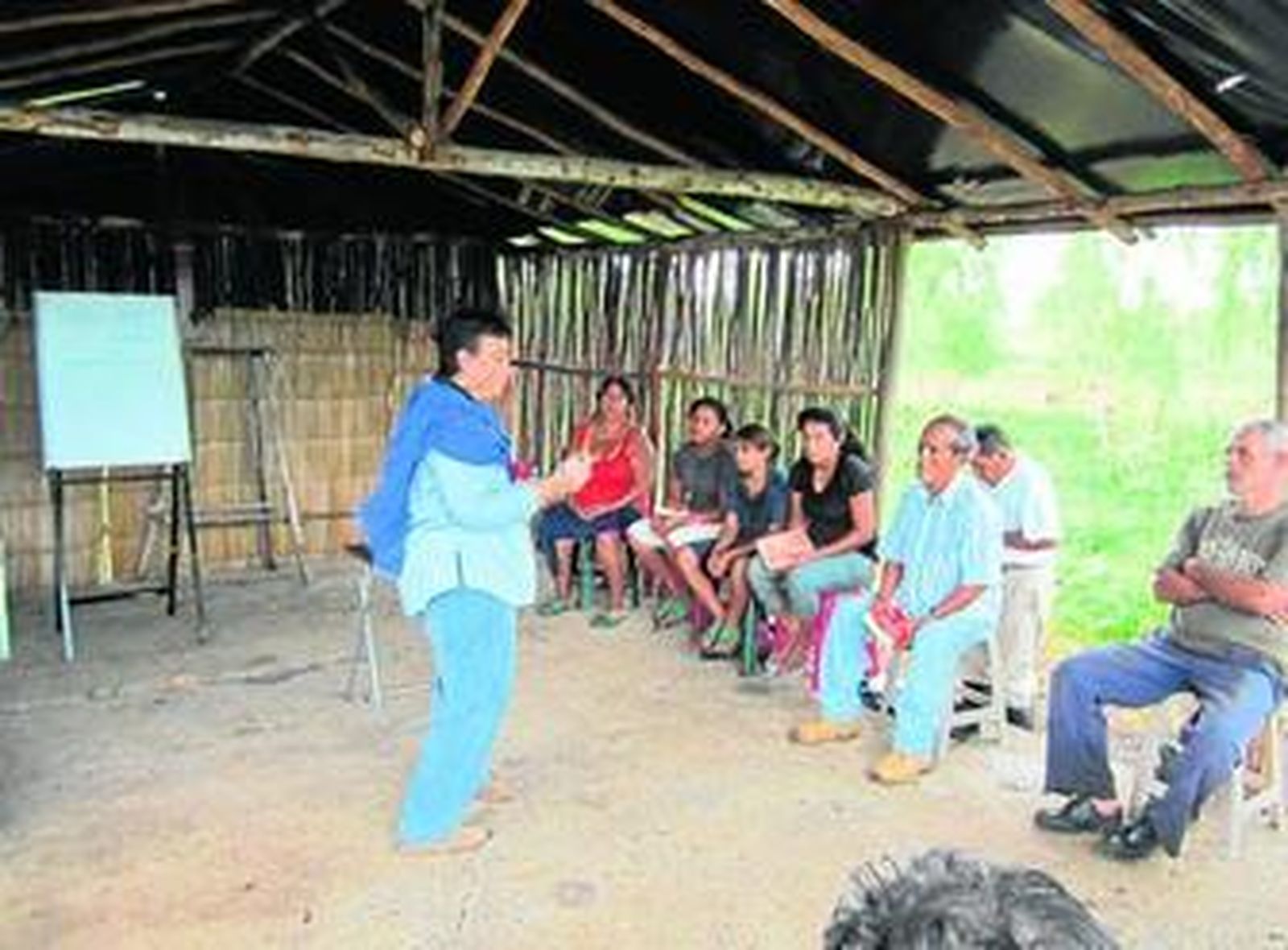 Almería rema hacia la otra orilla