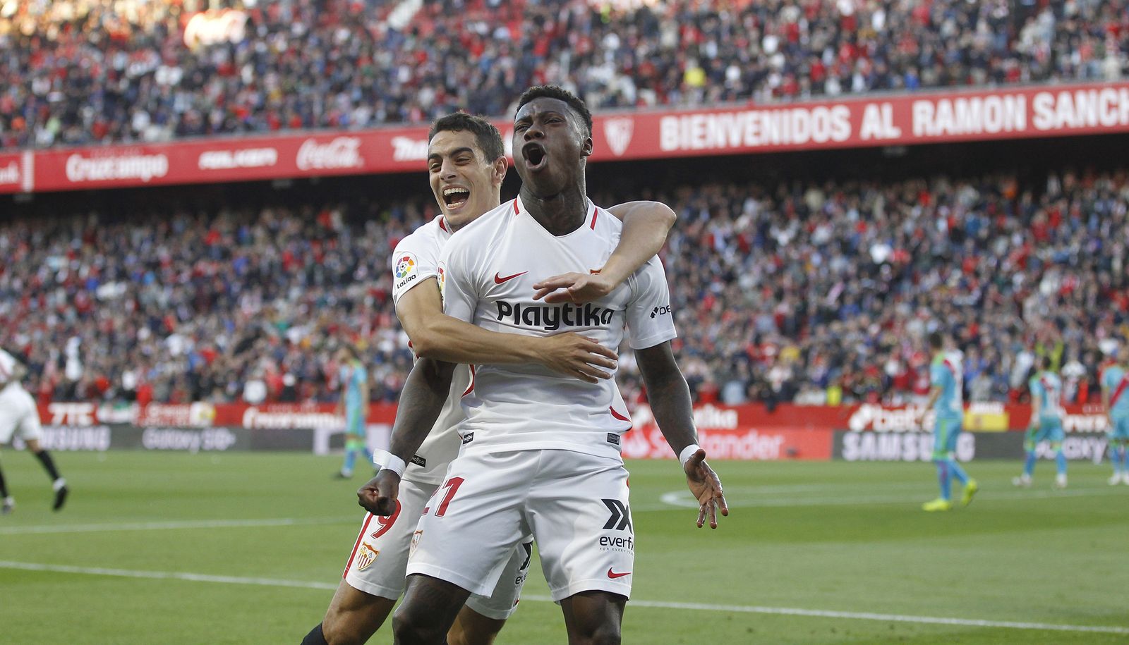 Todas las fotos del Sevilla-Rayo Vallecano
