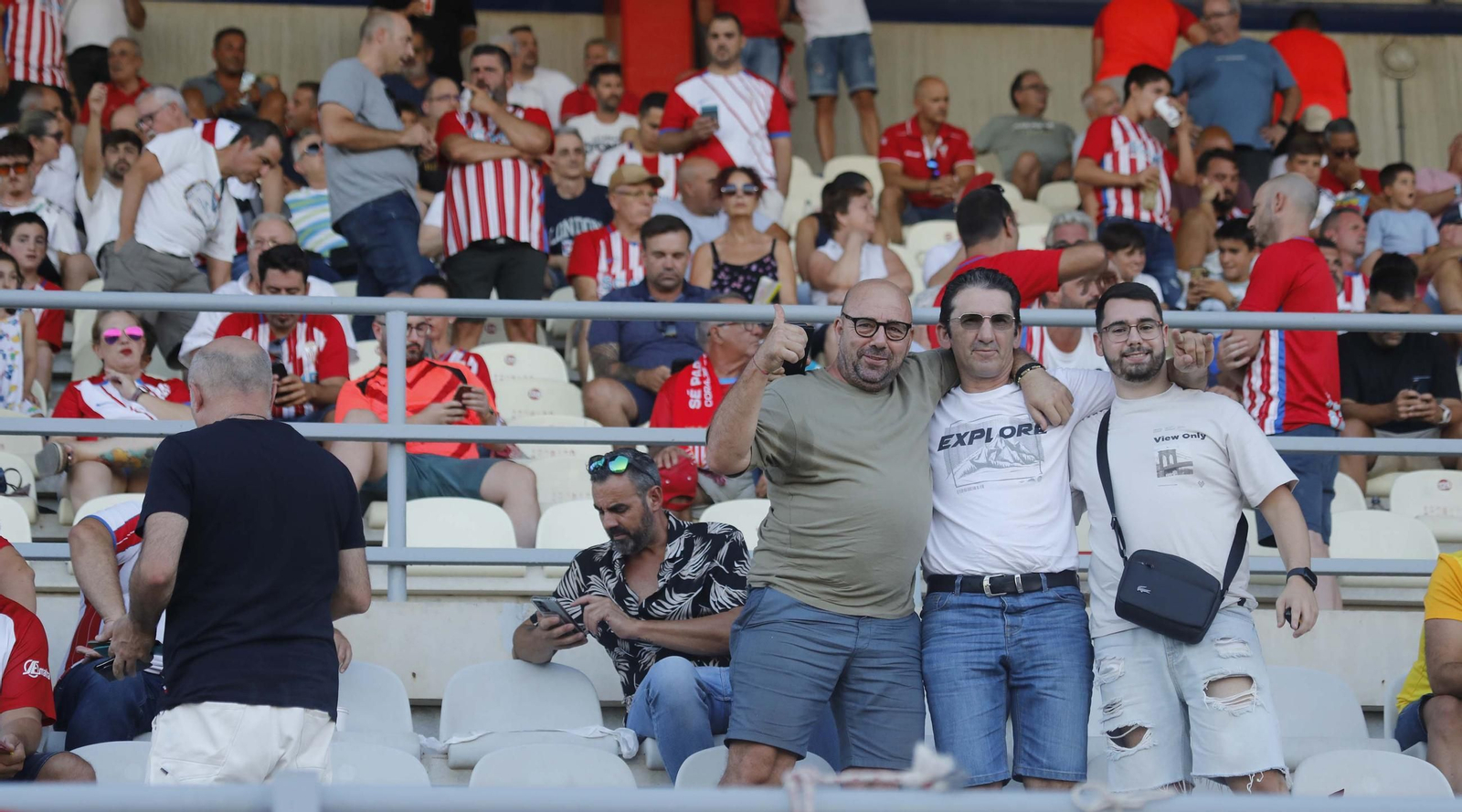 Búscate entre los aficionados del Algeciras CF - Sevilla Atlético en el Nuevo Mirador