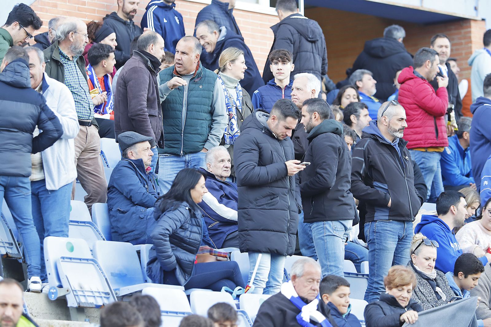 Imágenes del ambiente en el encuentro entre el Recreativo de Huelva y el Real Murcia