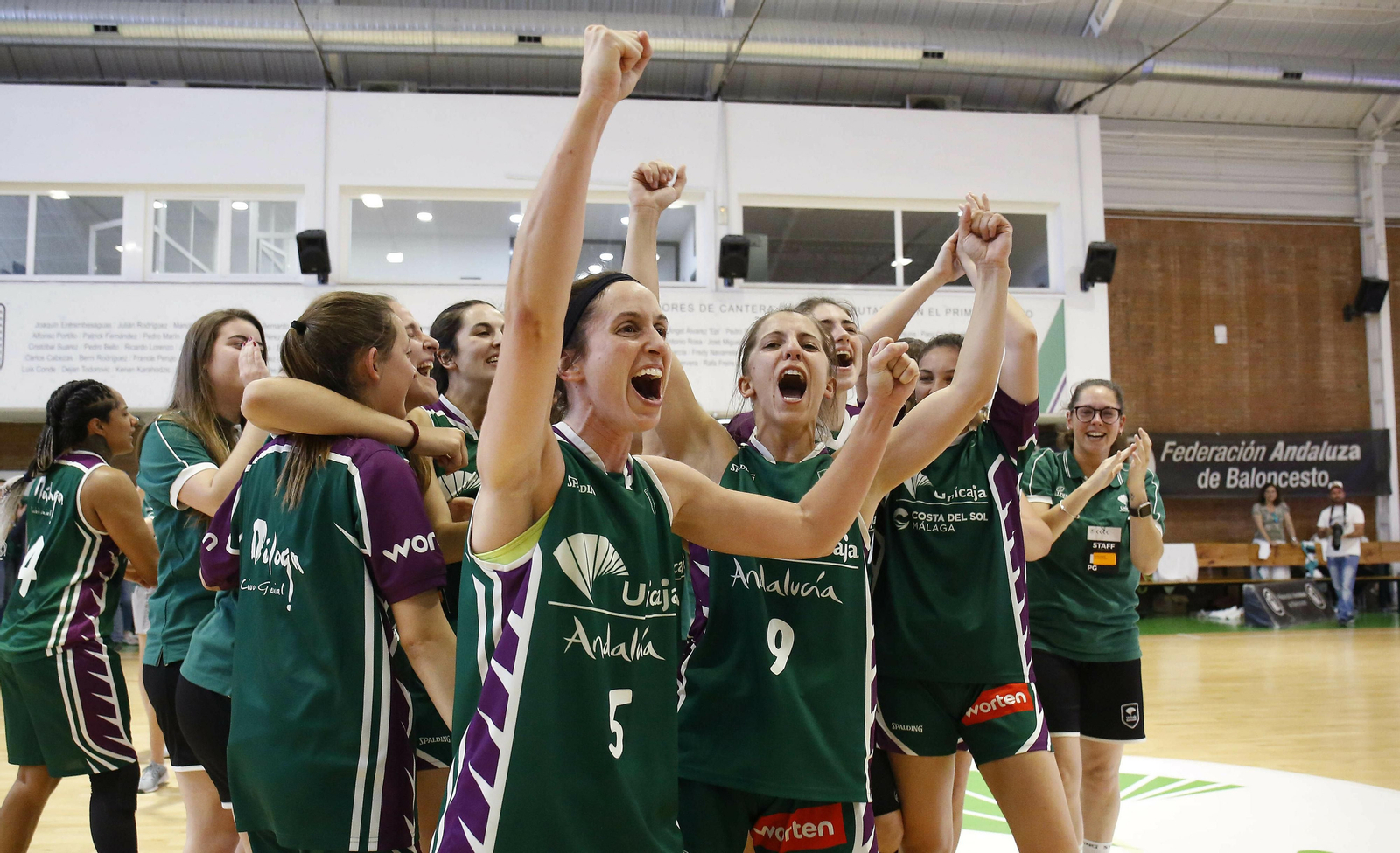 Las fotos del ascenso del Unicaja a la Liga Femenina 2