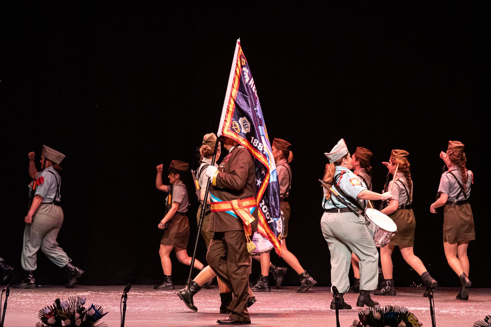 Imágenes de la murga 2020 ¡Qué choco llevo en lo alto!