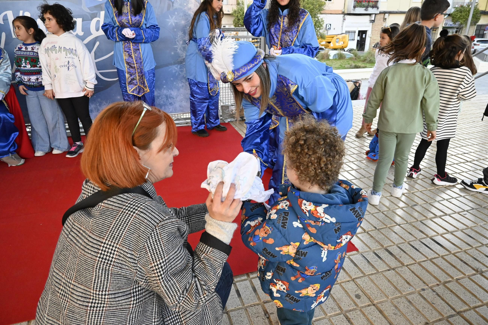 Recogida de cartas del paje real en la plaza Miguel Raya en el Molino, en imágenes