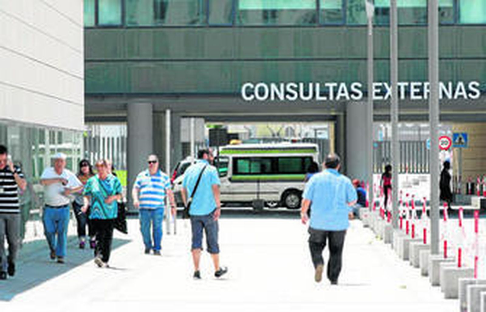 El hospital del Campus ya tiene más actividad con la apertura de nuevos servicios y consultas hasta su funcionamiento al cien por cien el 3 de julio.