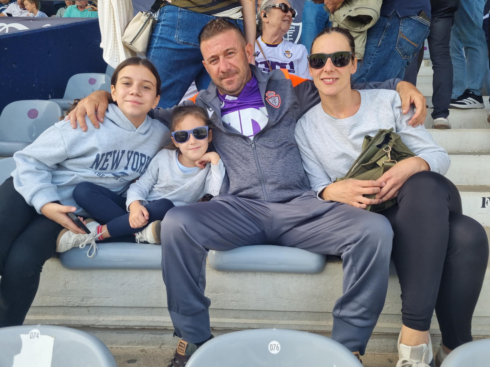 La afición lagarta en el empate entre el Real Jaén y UD Melilla, en imágenes