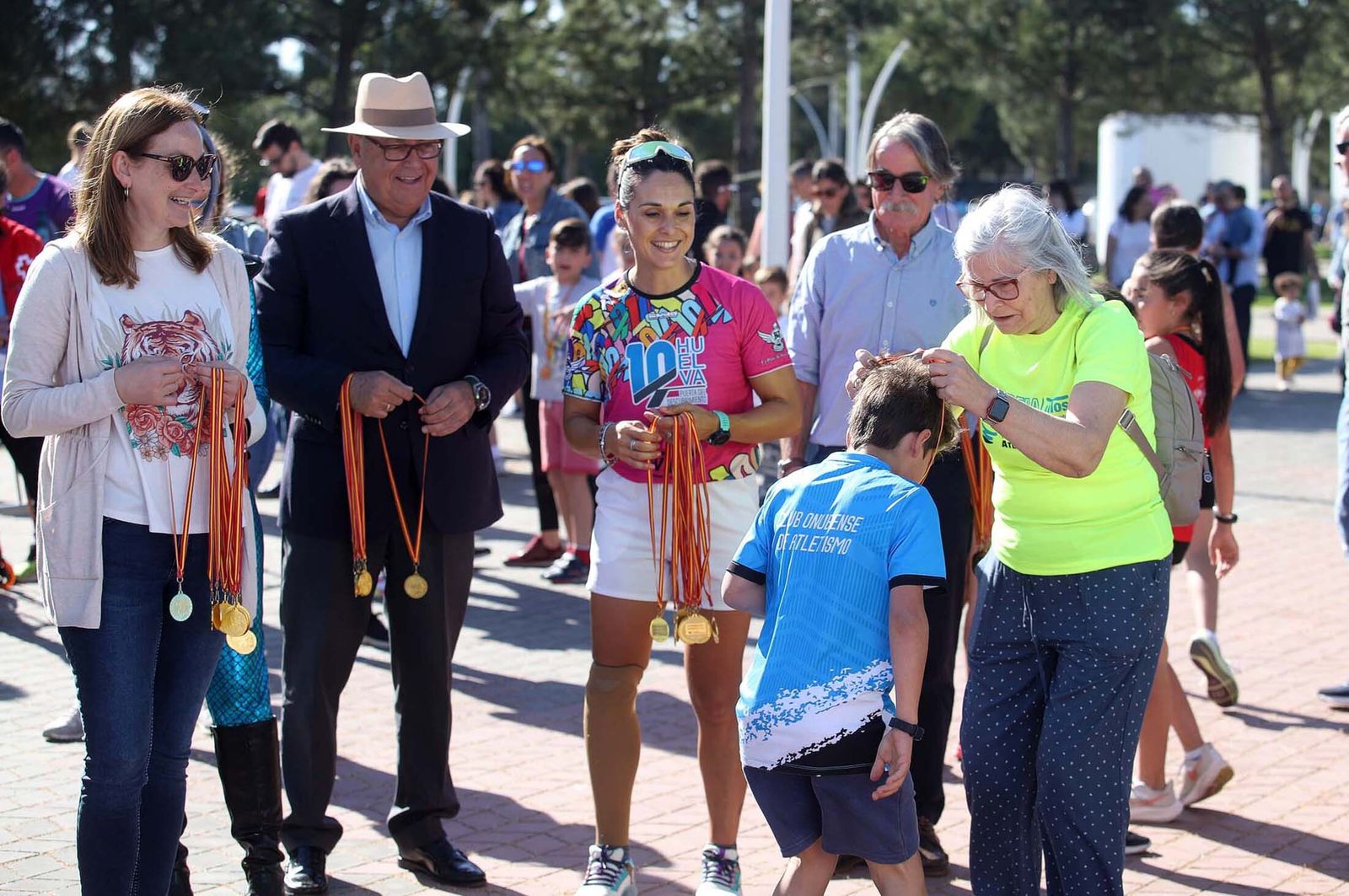 Imágenes de la carrera infantil previa a la "10K Puerta del Descubrimiento"