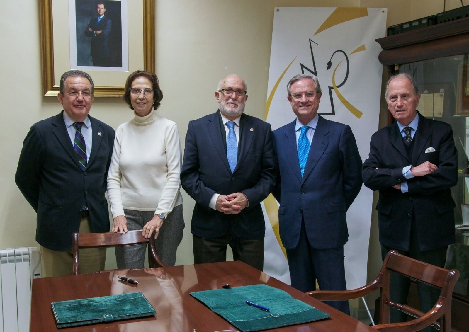Acto de la firma del convenio de colaboración del Colegio de Médicos y la Academia de San Dionisio.