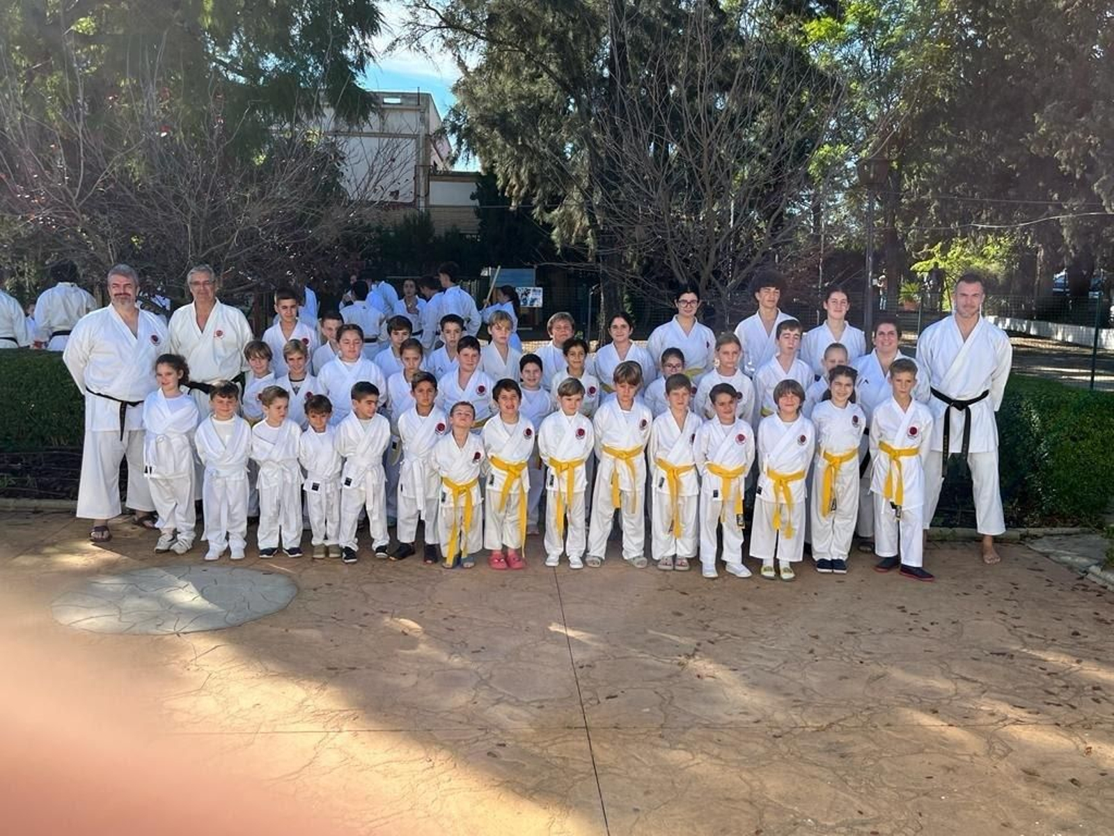 Los pequeños de la Escuela Municipal y del Club Dakentai, tras la gala.