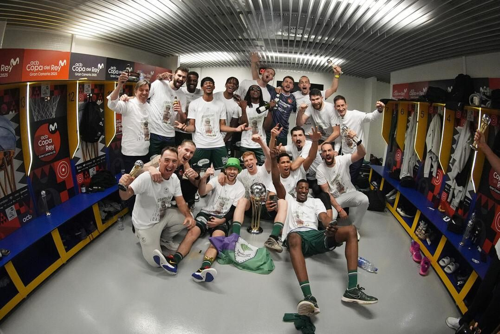 El Unicaja, campeón de Copa: Todas las imágenes del partido, la fiesta y la llegada a Málaga