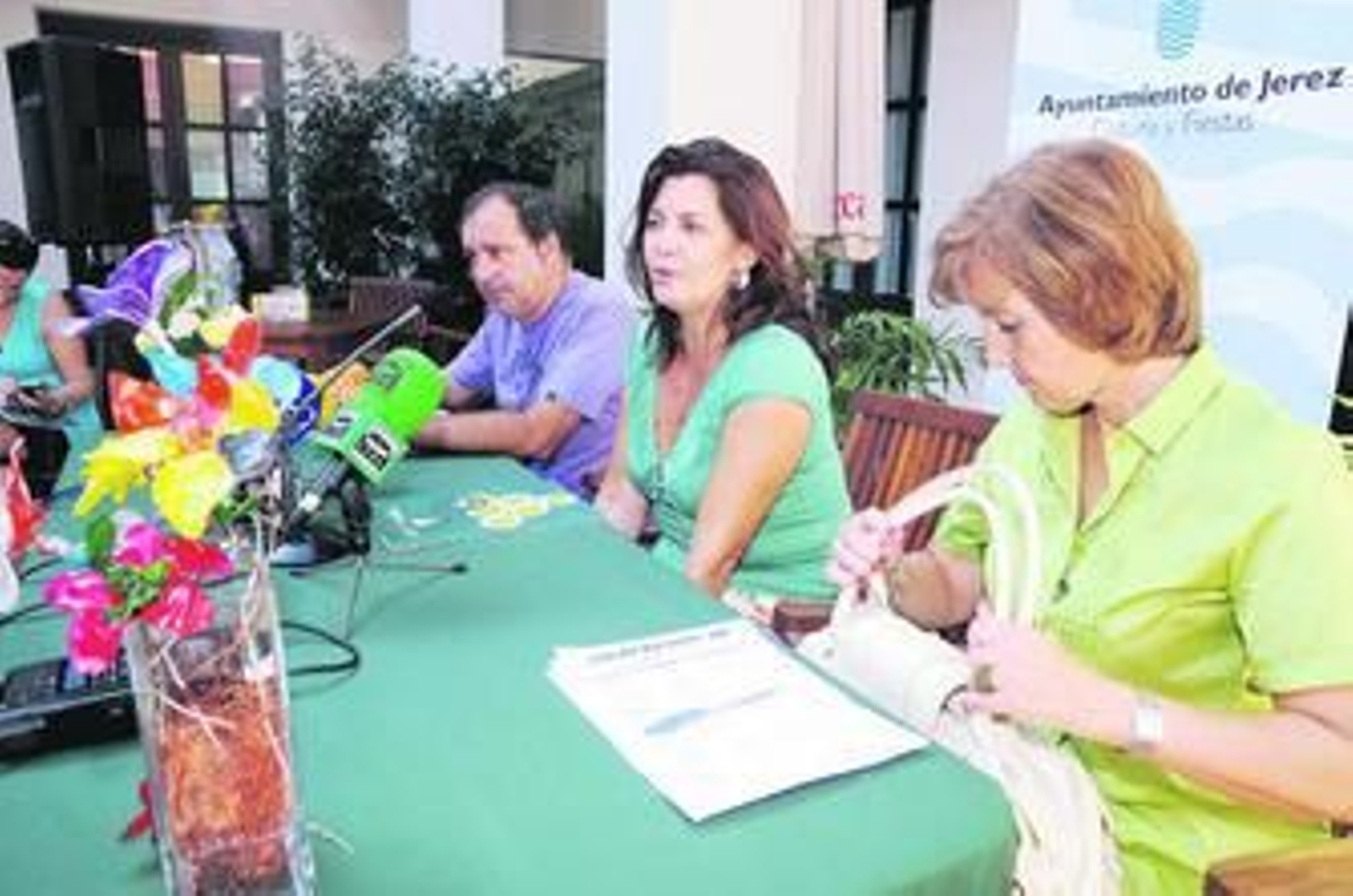 De izquierda a derecha, Diego Sánchez, Dolores Barroso y Dolores Cruz ayer en la presentación.
