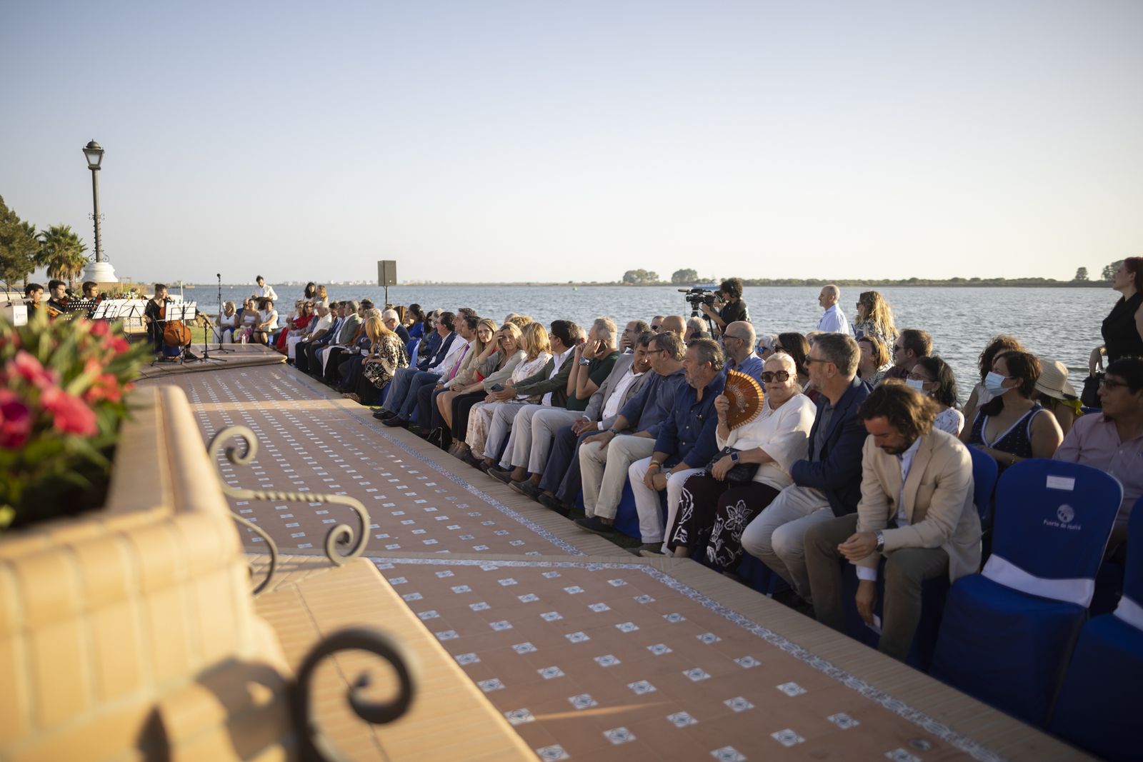 Imágenes de la inauguración De la Fuente de las Naciones en el Paseo de la Ría