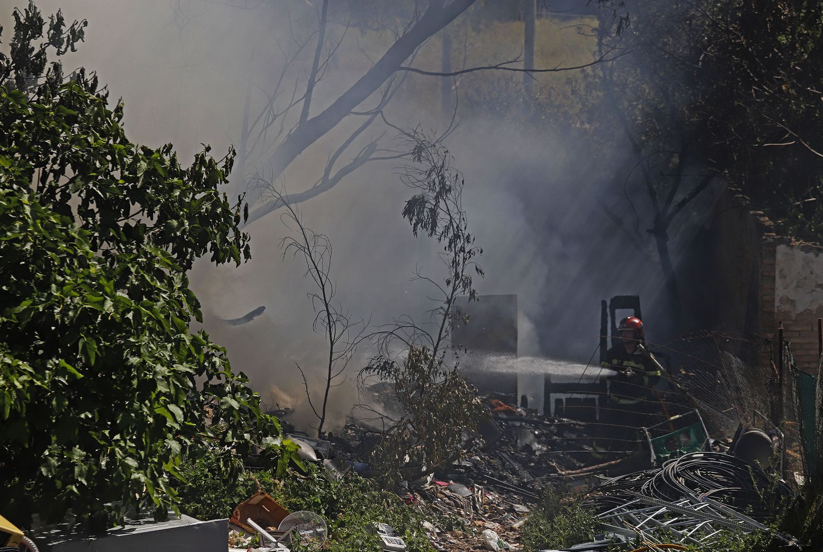 Incendio en las casas abandonadas de la calle Valverde del Camino en Huelva