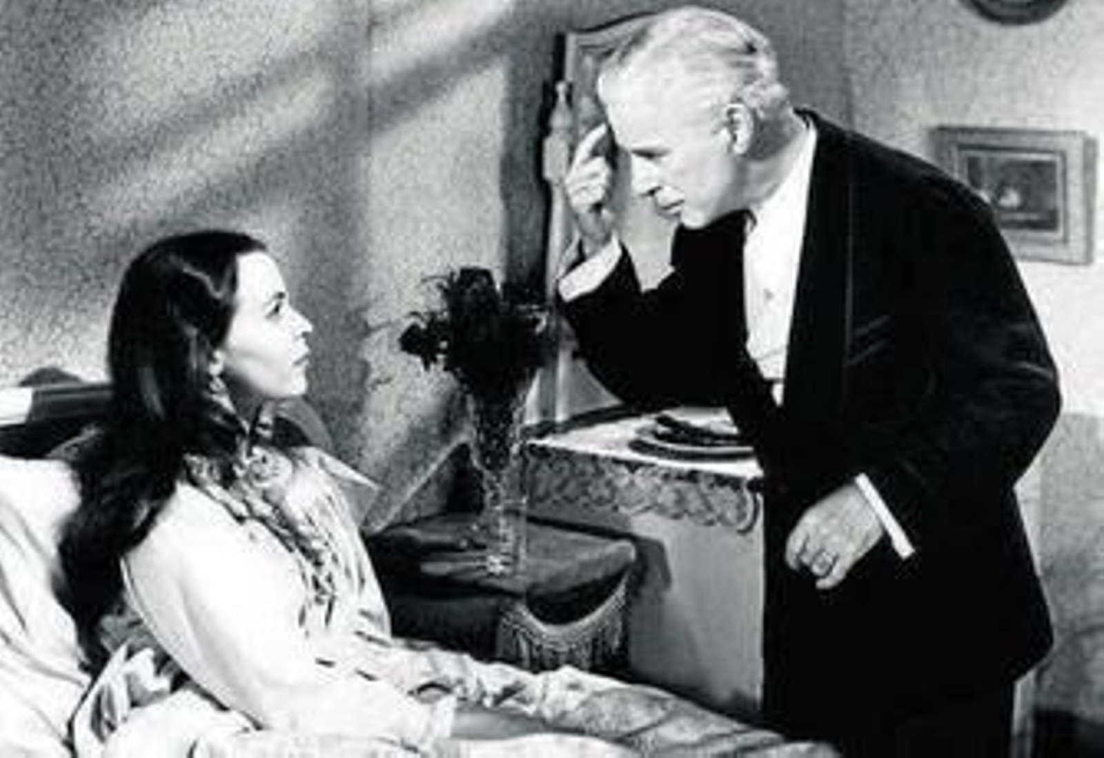 Claire Bloom y Charles Chaplin, en una escena de 'Candilejas'.