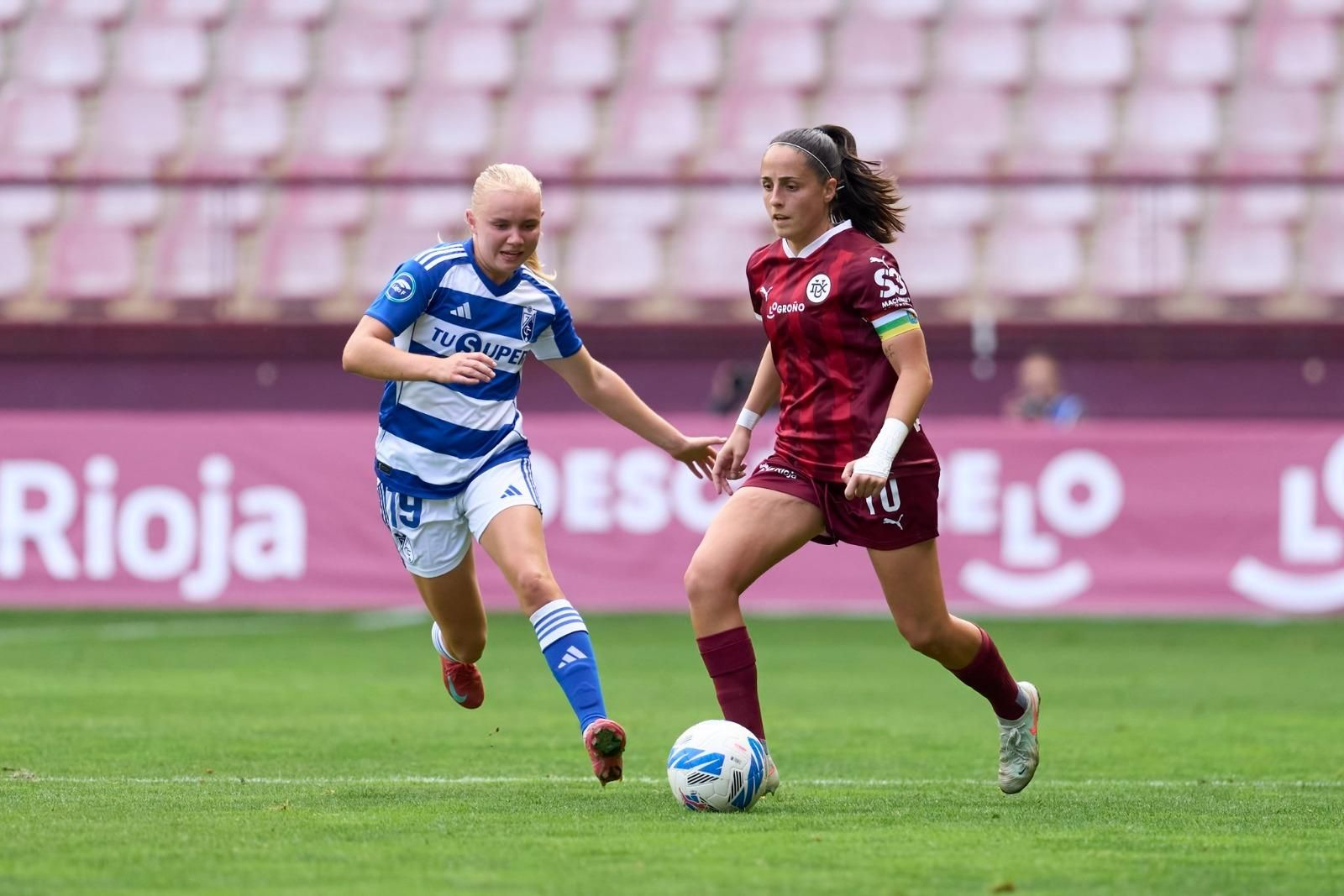 Solvoll presionando la salida de balón del DUX Logroño