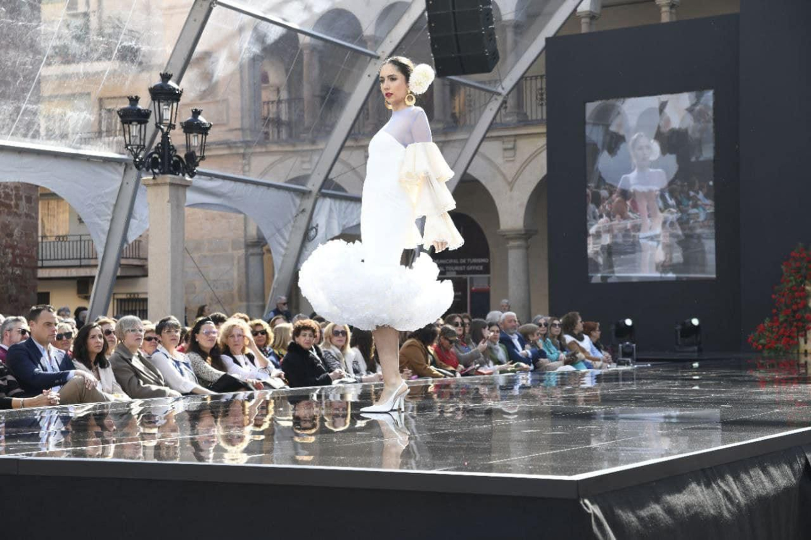 Lo mejor de Andújar Flamenca, moda de alta costura, en imágenes
