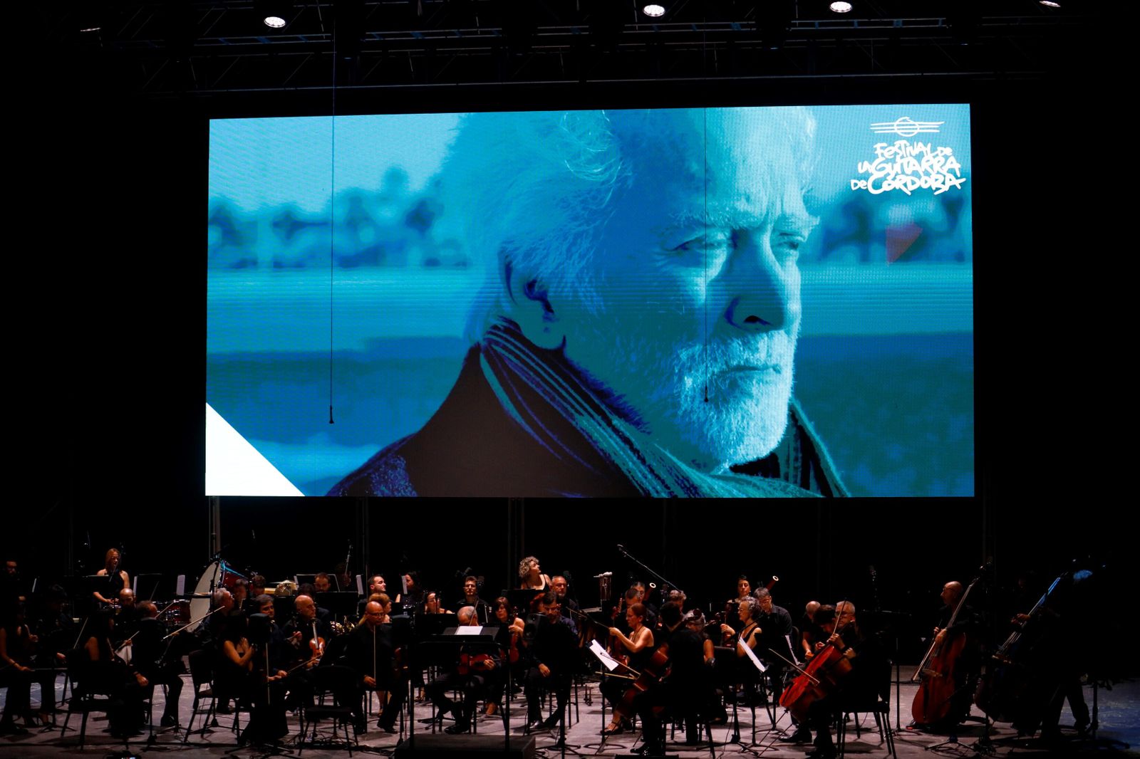 El Festival de la Guitarra de Córdoba abre con un homenaje a Manolo Sanlúcar, en imágenes