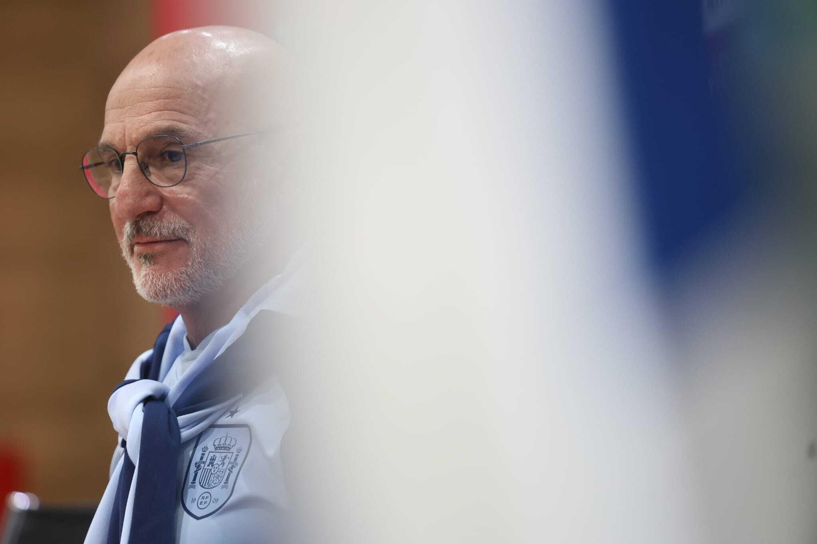 De la Fuente, en la sala de prensa de La Rosaleda. De la Fuente, en la sala de prensa de La Rosaleda.