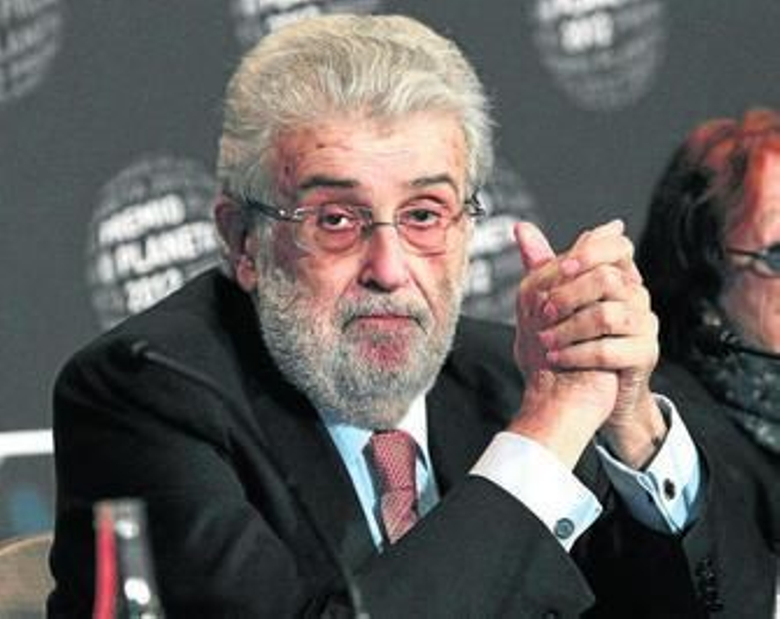 El presidente del Grupo Planeta, José Manuel Lara, en la rueda de prensa que ofreció ayer en Barcelona.