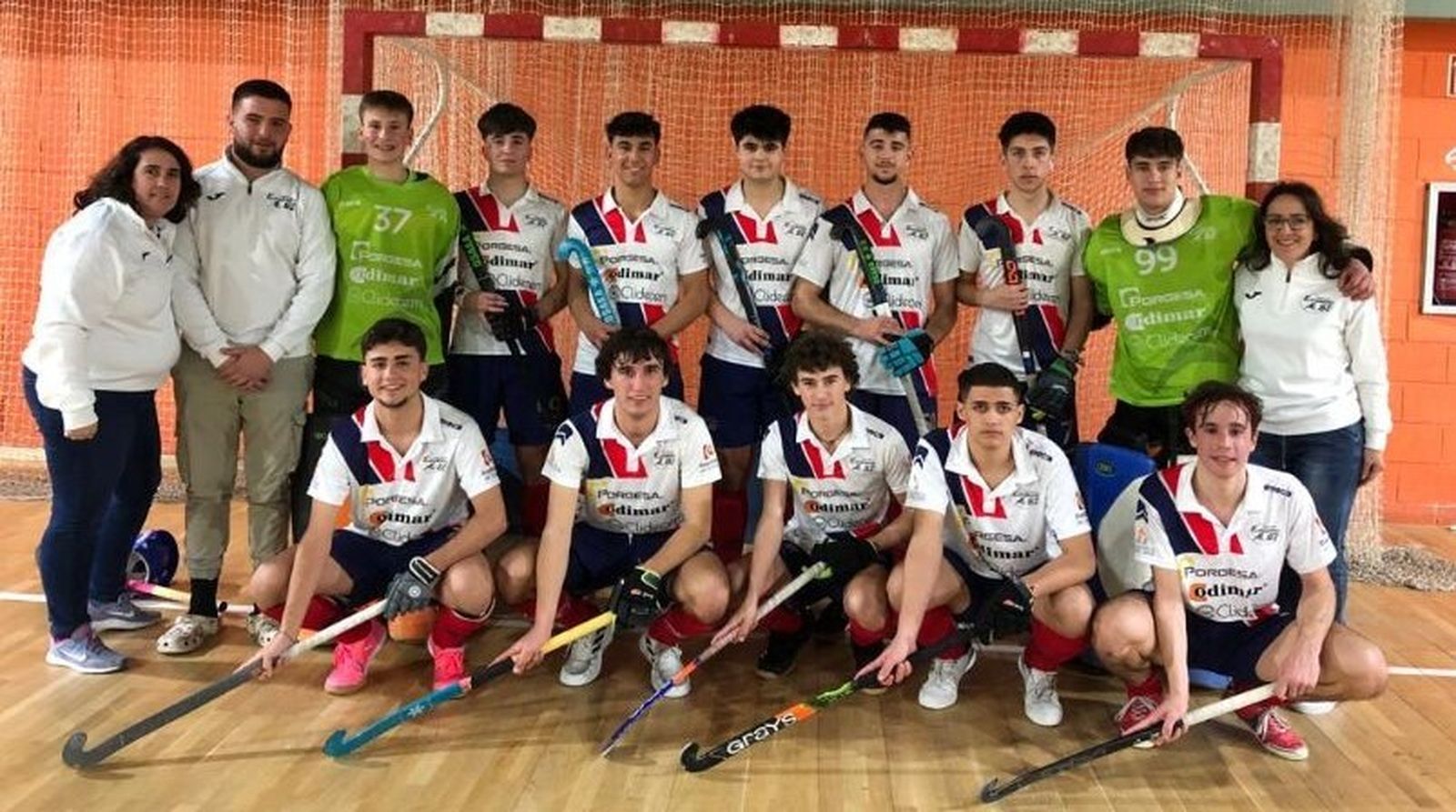 El equipo juvenil del Estudiantes '87 de Puente Genil.