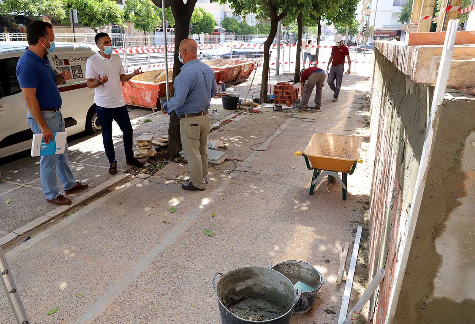 Una imagen de los trabajos que se están realizando en la calle Diego Fernández Herrera.