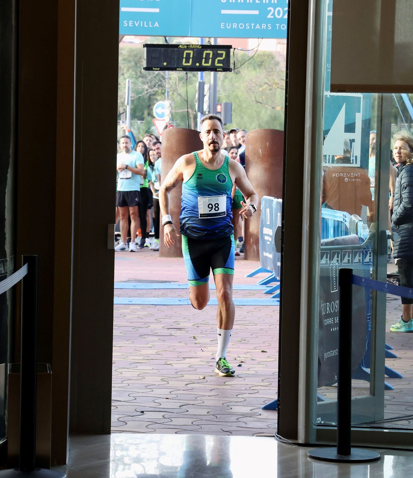 Las fotos de la Carrera Vertical en Torre Sevilla