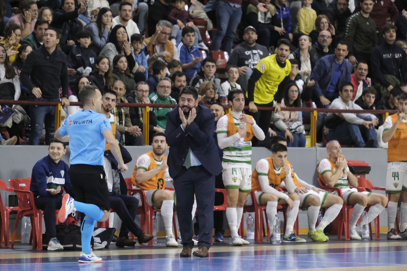 Las imágenes del empate entre el Córdoba Patrimonio y ElPozo Murcia en Vista Alegre