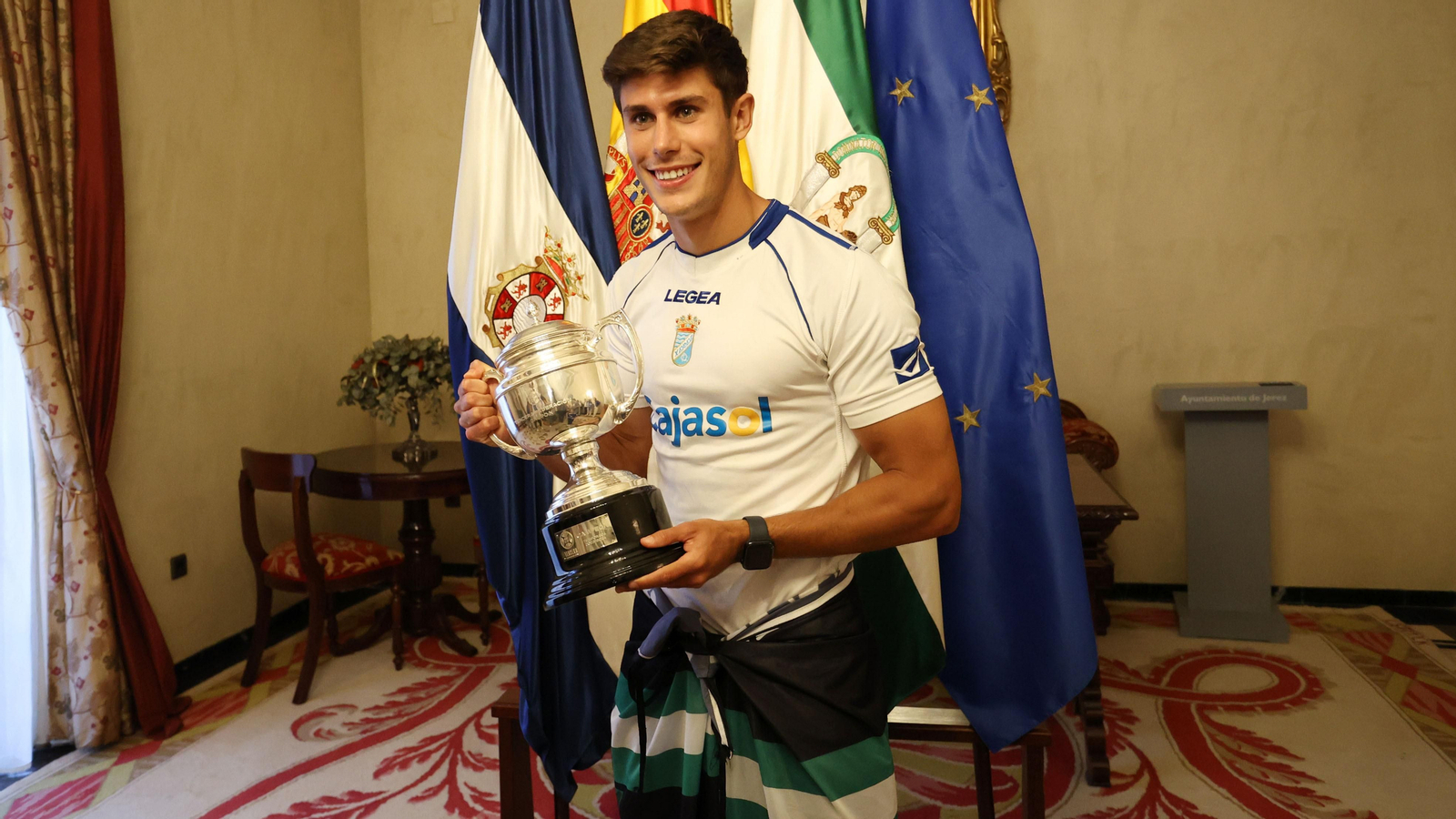 Baño de masas del Xerez CD en Jerez por su ascenso